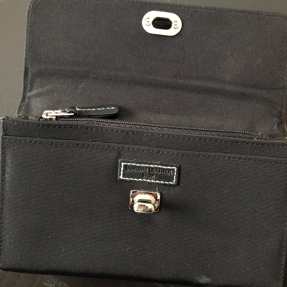 Used Wallet - Picture 4 of 5